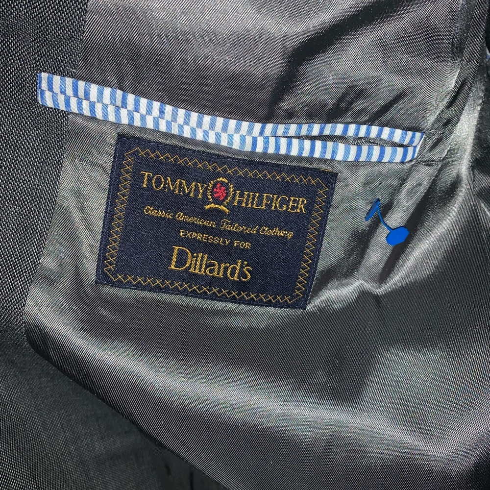 Tommy Hilfiger 2 piece set - Picture 3 of 3
